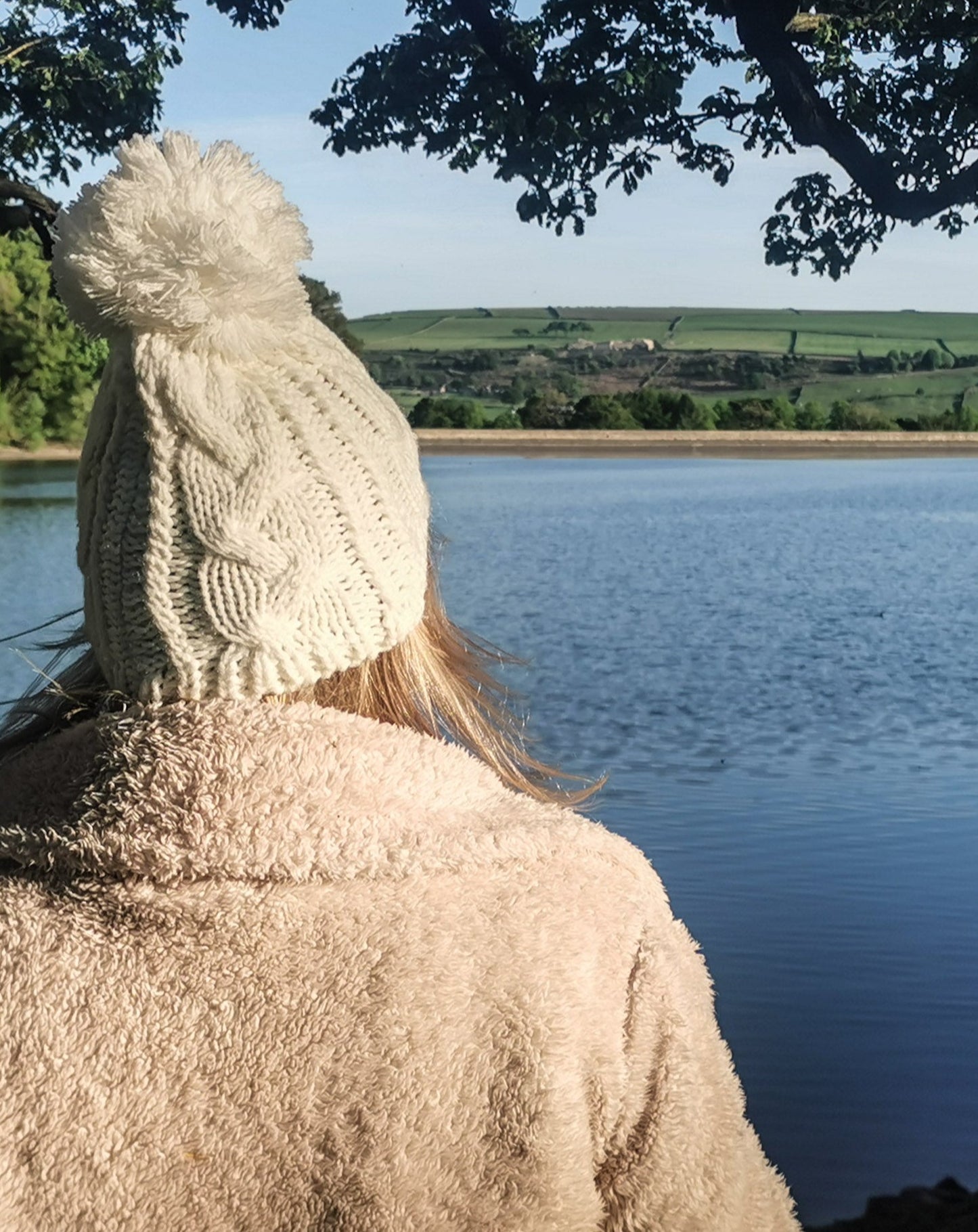 Chunky knit ivory pompom knitted hat