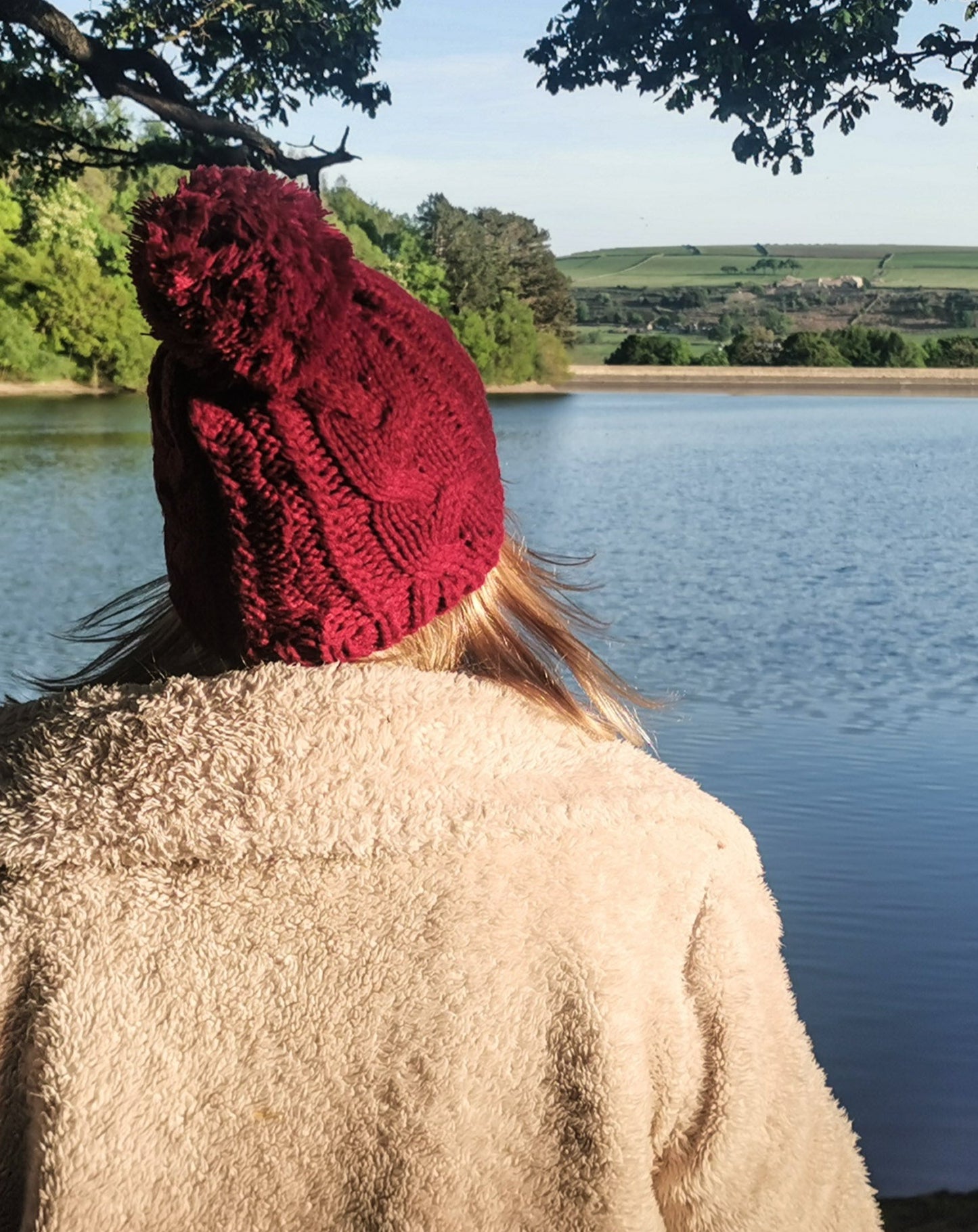 Red chunky knit bobble hat